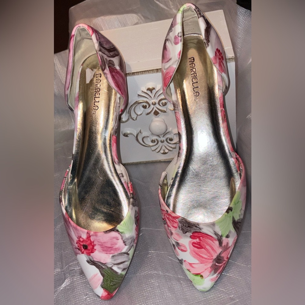Women's Shoes- Marbella “Maggie” Floral Flats – Size 10